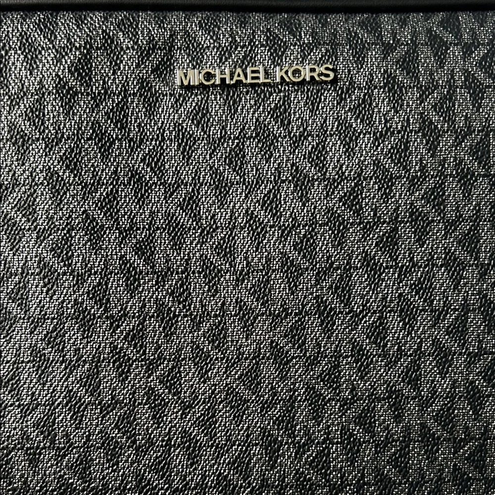 Michael Kors Kali Black Jet Set Ipad/Tablet Top Zip Padded Storage Travel Case